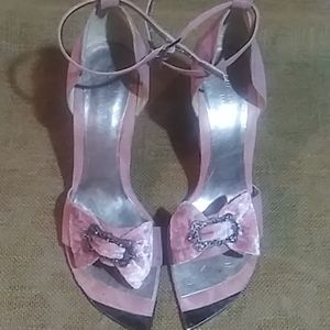 Luichiny by Mark Ambar pink suede look wedge